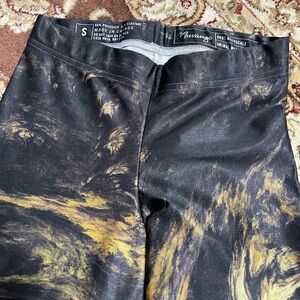 Nuvango Black and Gold Leggings